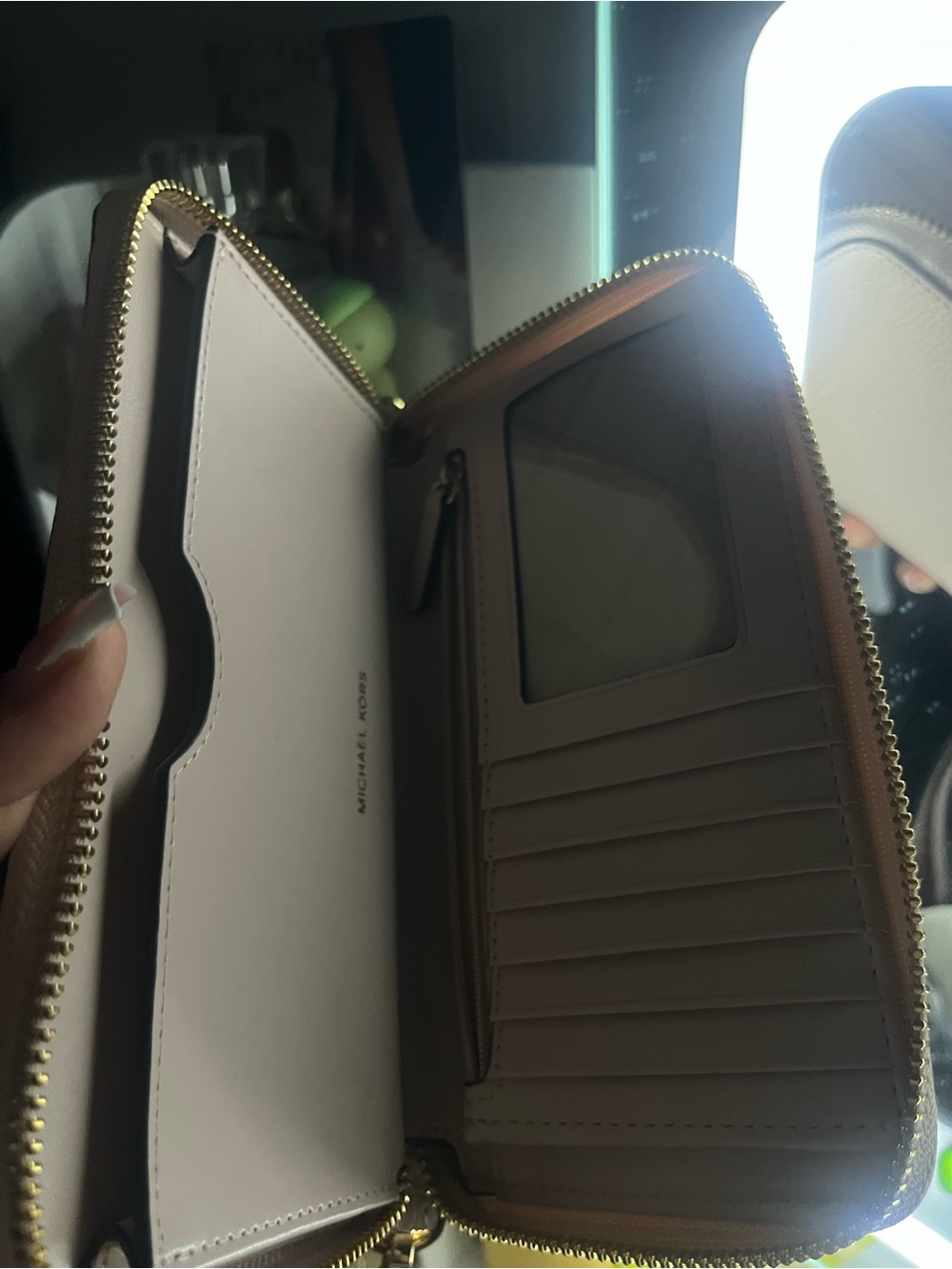 Michael Kors Rose Taupe Pebbled Leather Zip Wallet with Gold Logo - Picture 2 of 3